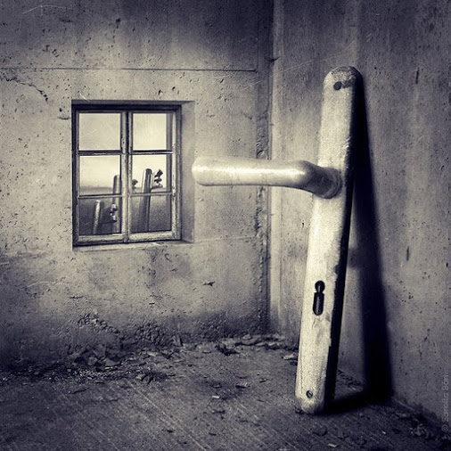 78960874_CHaruyuschiy_syurrealizm_v_fotografii_Sarolta_Ban_9